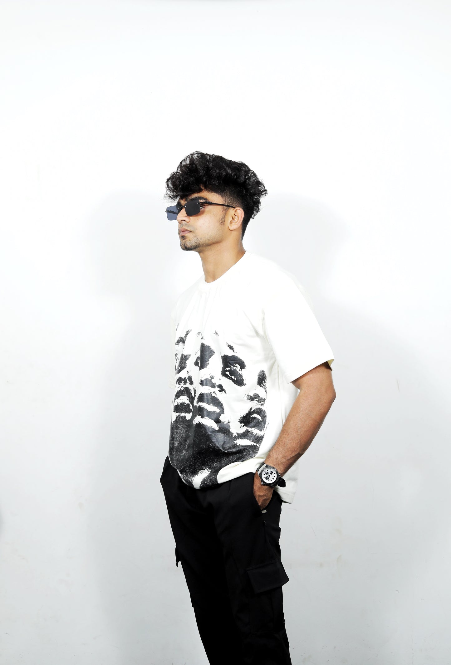 UNKNOWN Tee